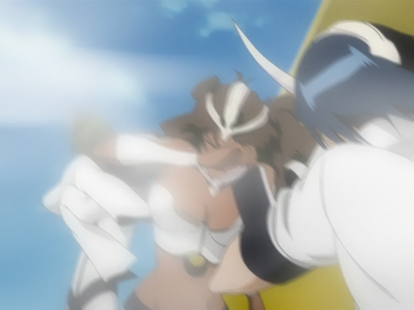 Bleach Ep 166: Desperate Effort vs. Desperate Effort! Hollowized Ichigo @ 00:08:09