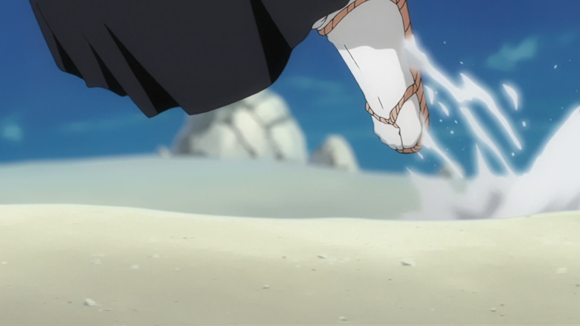 Bleach Ep 196: Joining the Battle! The Strongest Shinigami Army Appears @ 00:02:36