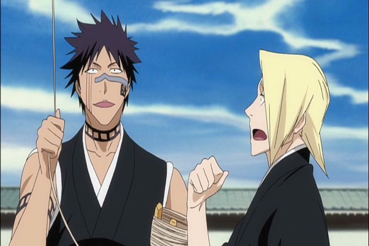 Bleach Ep 355: Shinigami at War! New Year Special! @ 00:05:37