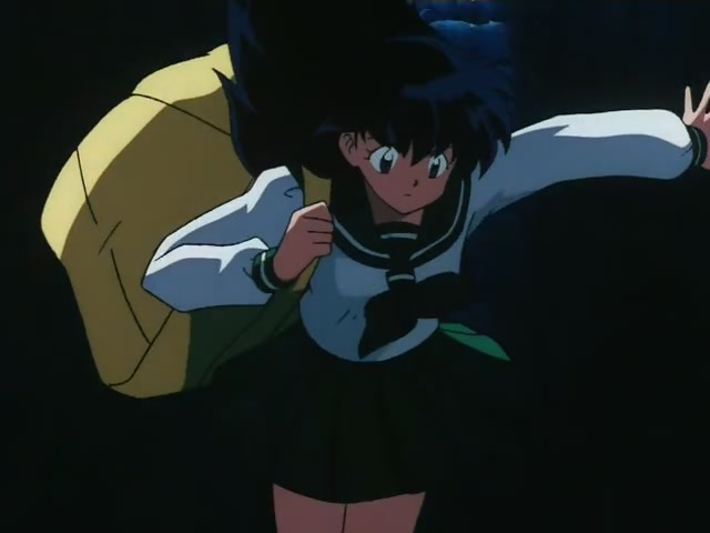 Inuyasha Ep 11: Terror of the Ancient Noh Mask @ 00:01:38