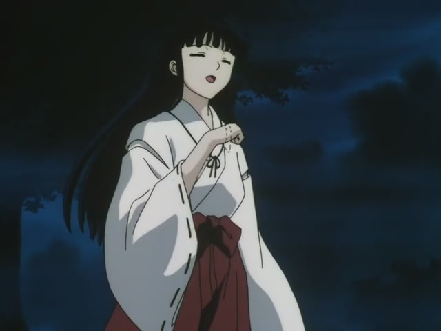 Inuyasha Ep 33: Kikyo Captured by Naraku @ 00:15:51