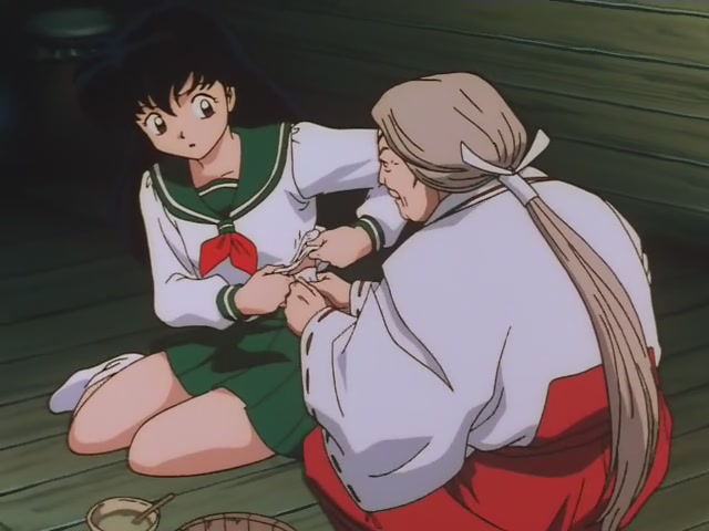 Inuyasha Ep 2: Seekers of the Sacred Jewel @ 04:21
