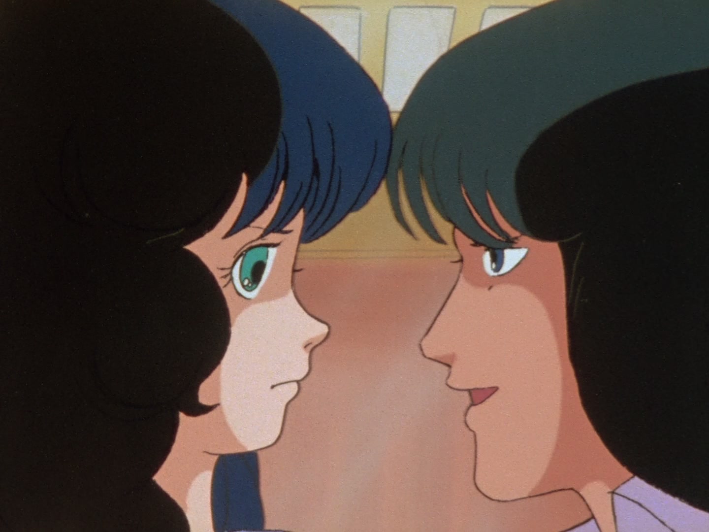 Super Dimension Fortress Macross Ep 29: Lonely Song @ 05:48