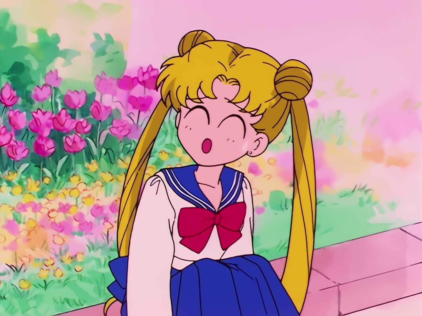 Sailor Moon Ep 1: The Crybaby Usagi's Magnificent Transformation @ 00:04:14