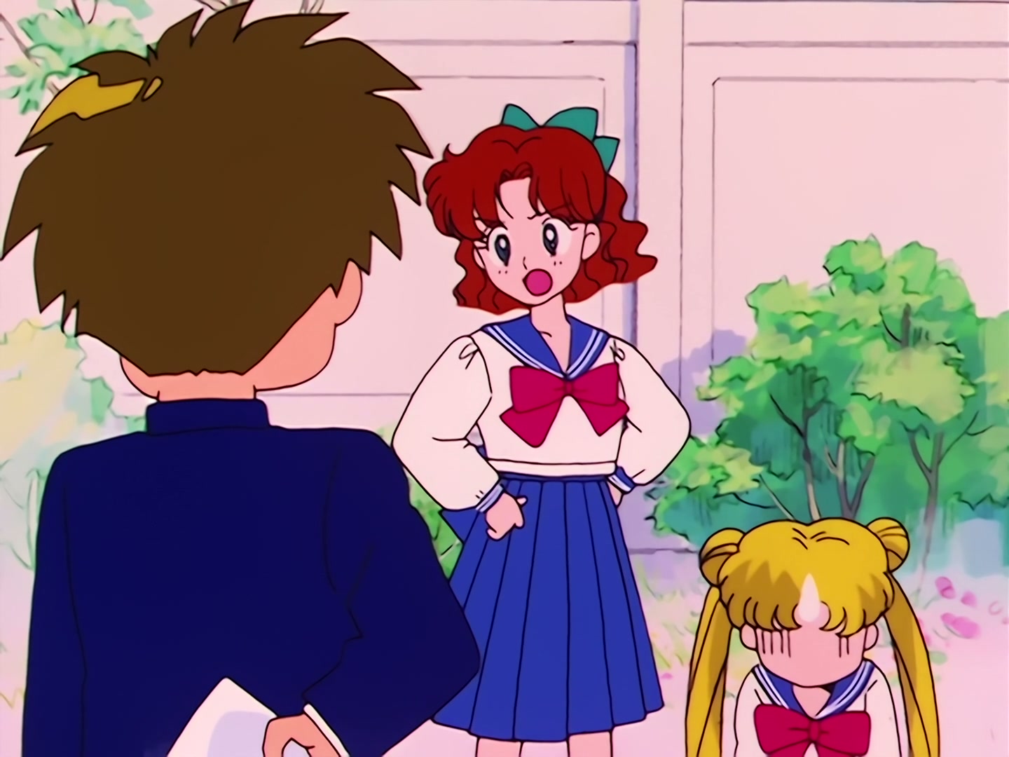 Sailor Moon Ep 1: The Crybaby Usagi's Magnificent Transformation @ 00:04:40