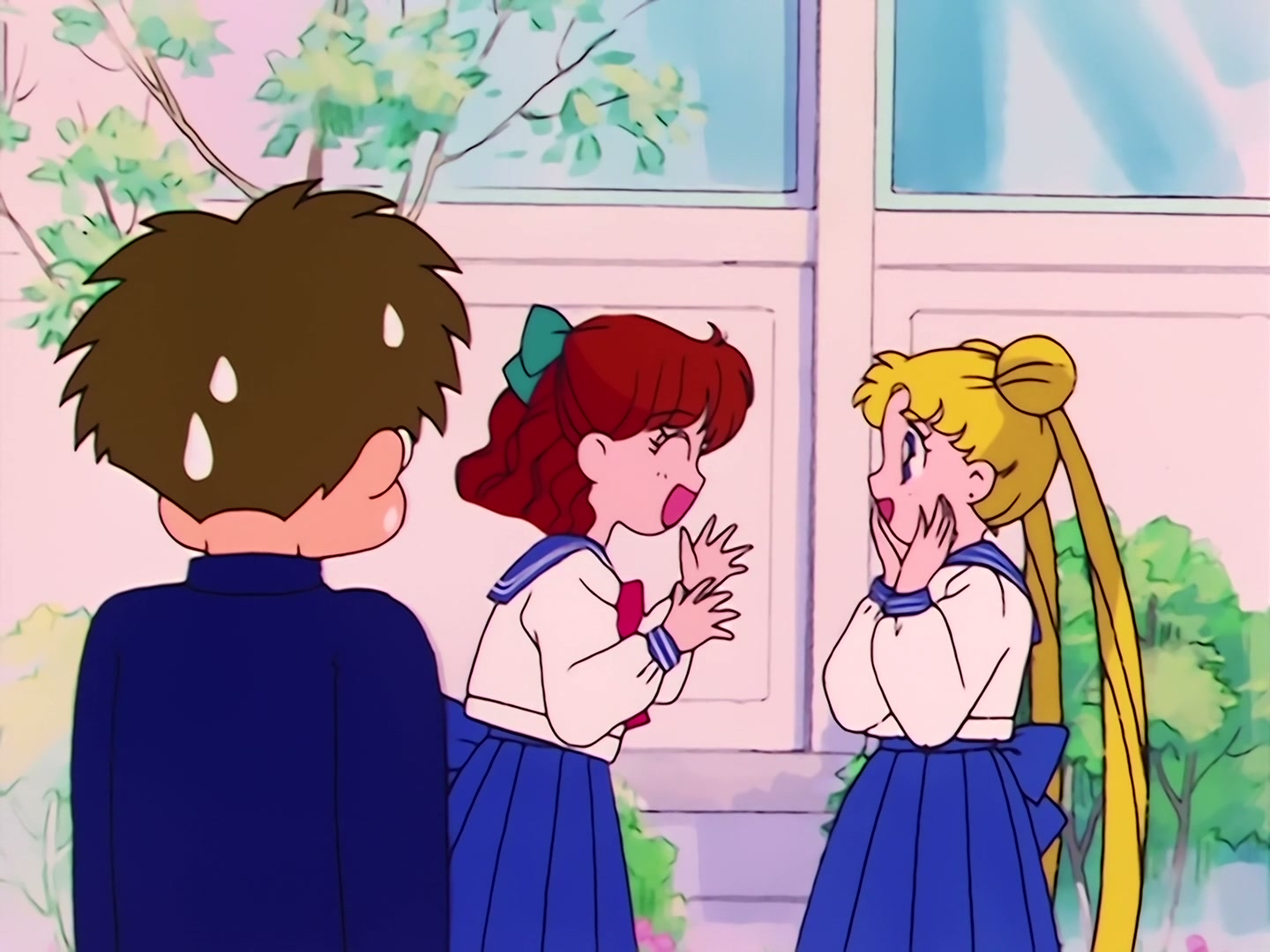 Sailor Moon Ep 1: The Crybaby Usagi's Magnificent Transformation @ 00:05:41
