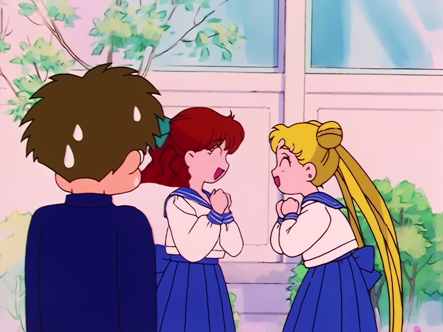Sailor Moon Ep 1: The Crybaby Usagi's Magnificent Transformation @ 00:05:45
