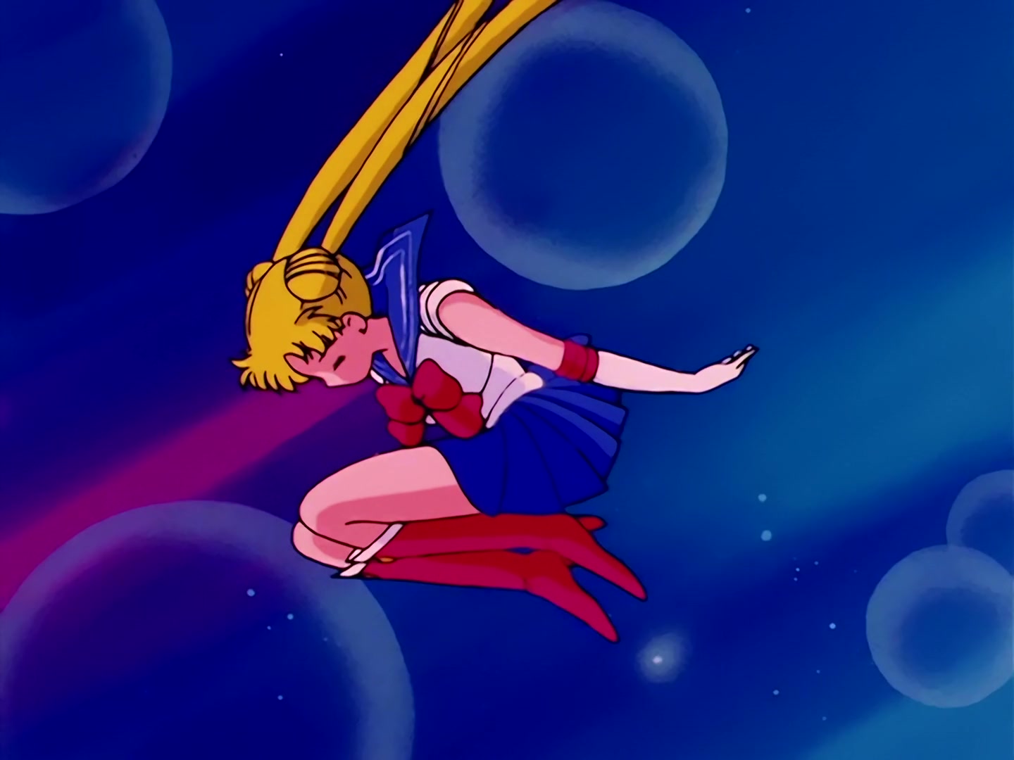 Sailor Moon Ep 1: The Crybaby Usagi's Magnificent Transformation @ 00:16:57