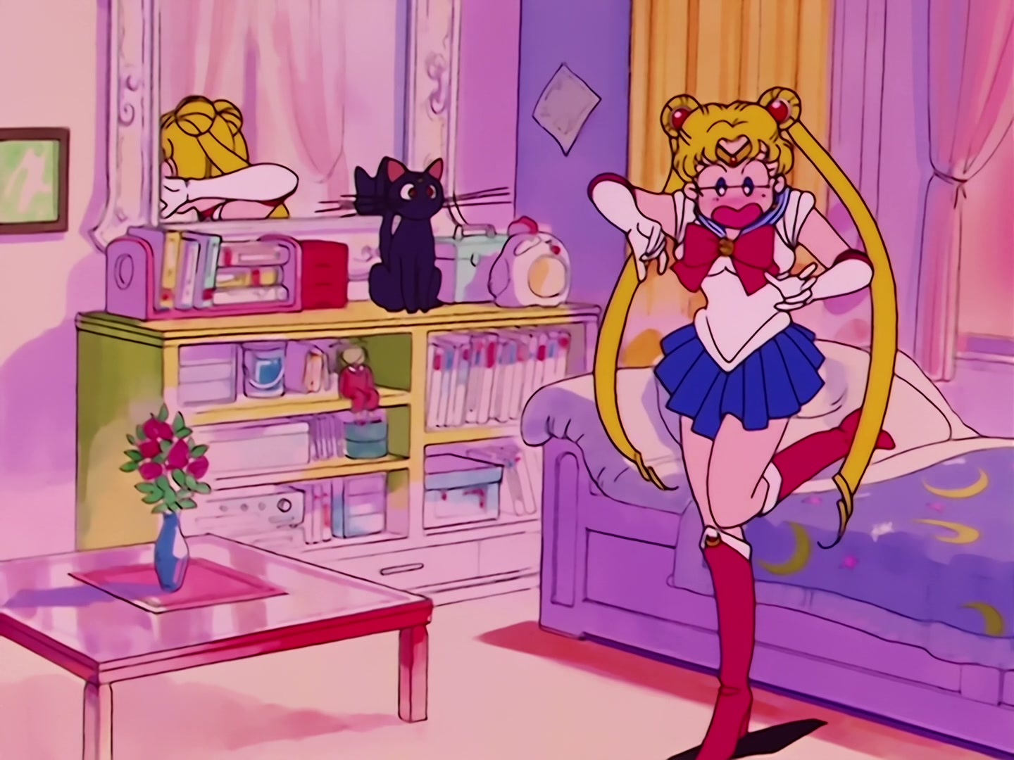 Sailor Moon Ep 1: The Crybaby Usagi's Magnificent Transformation @ 00:17:10