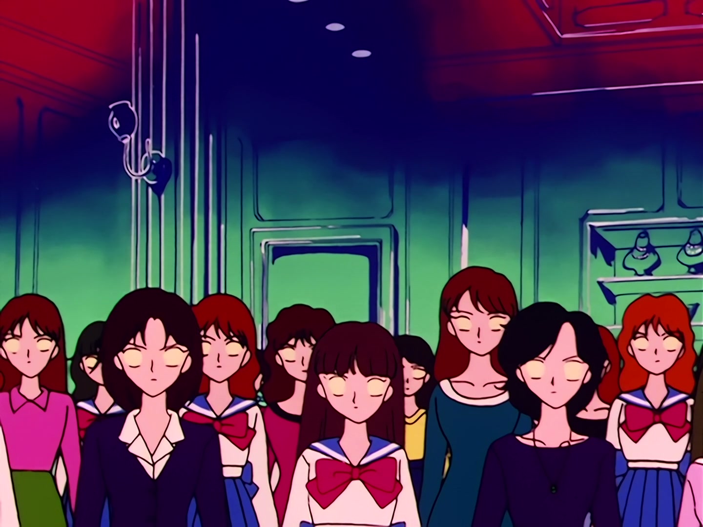 Sailor Moon Ep 1: The Crybaby Usagi's Magnificent Transformation @ 00:18:54