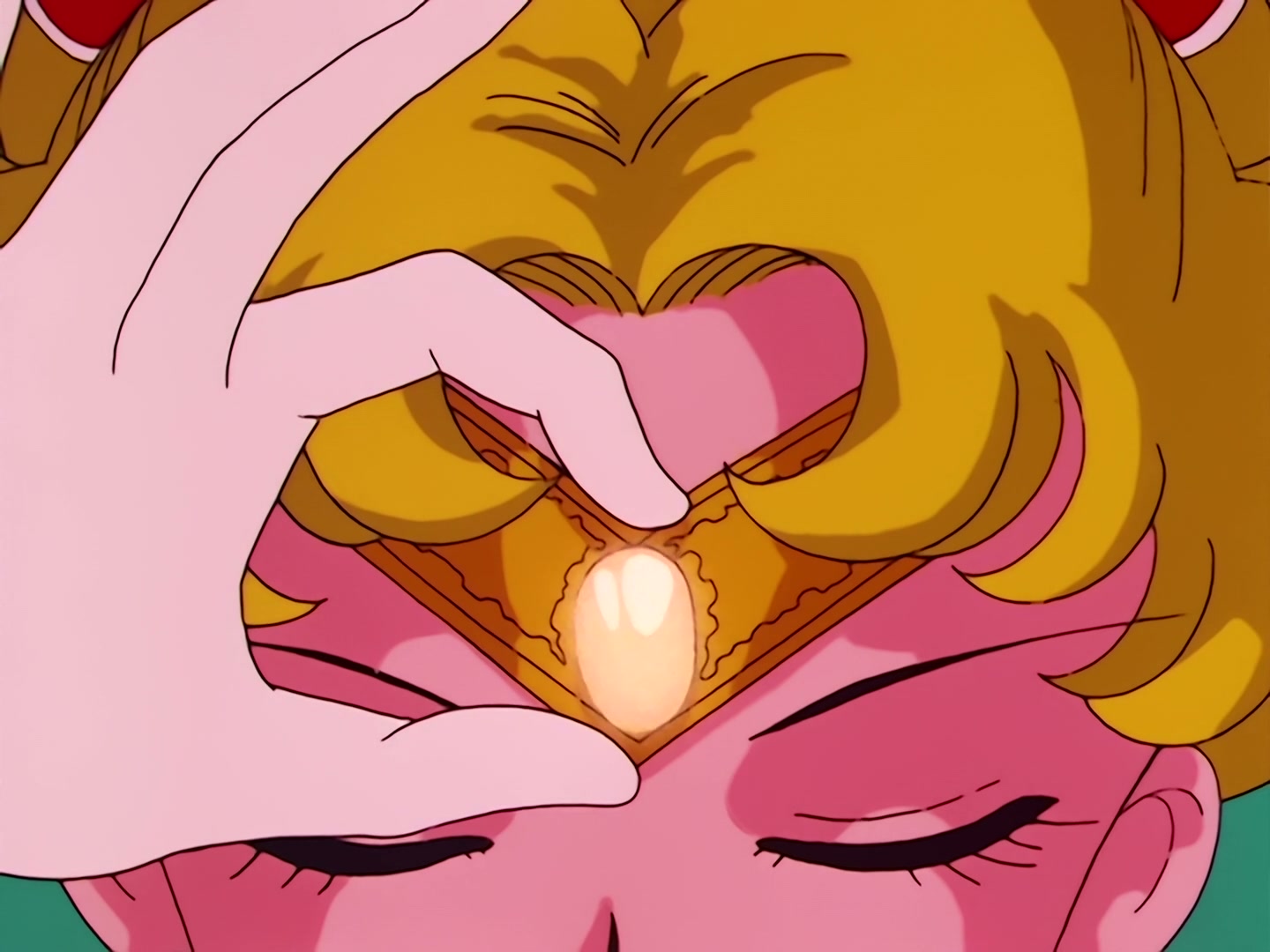 Sailor Moon Ep 1: The Crybaby Usagi's Magnificent Transformation @ 00:20:25