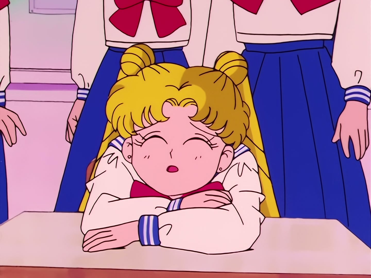Sailor Moon Ep 1: The Crybaby Usagi's Magnificent Transformation @ 00:22:01