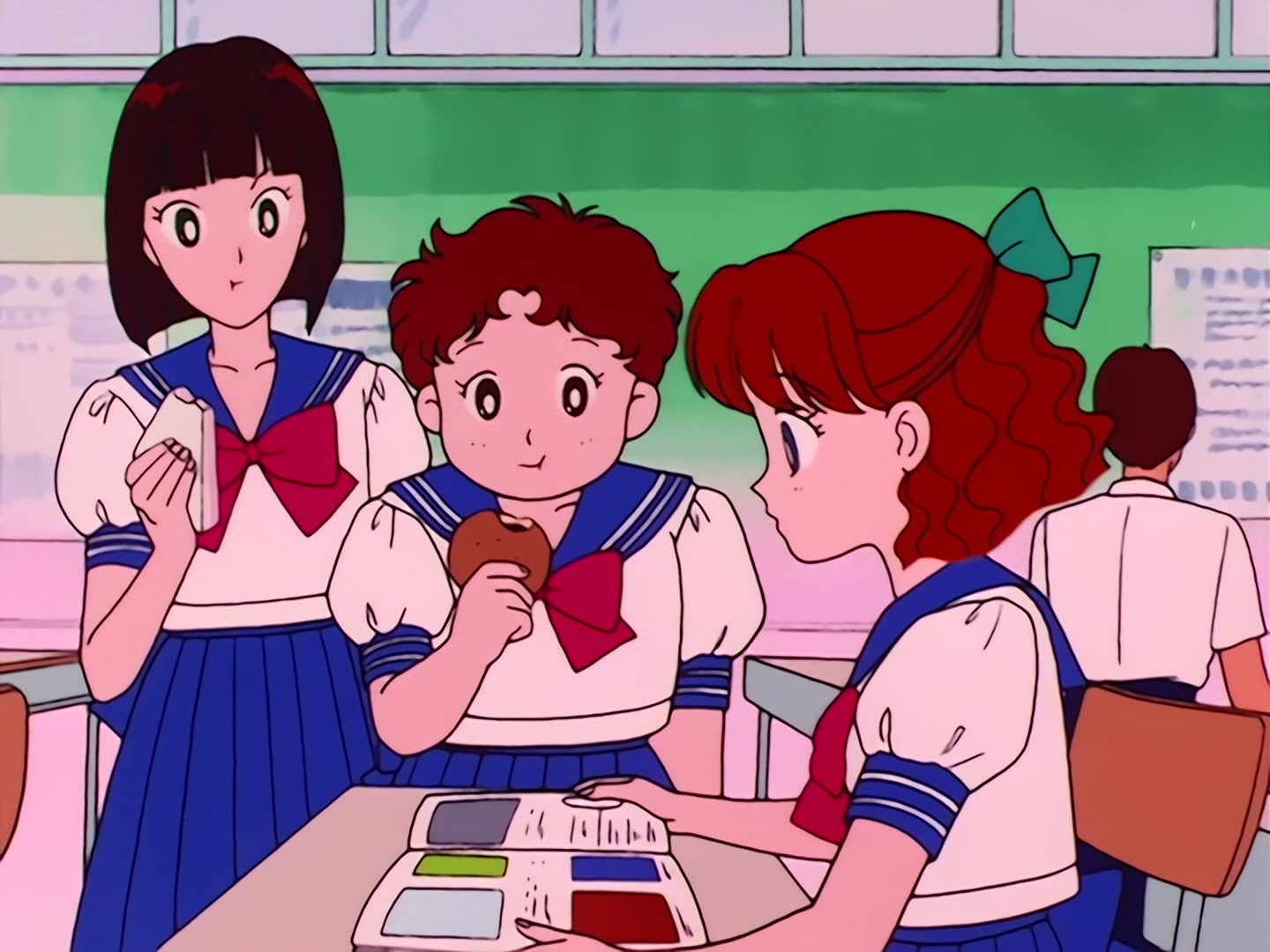 Sailor Moon Ep 17: Is Usagi a Model? The Focus of the Monster Camera @ 00:02:43