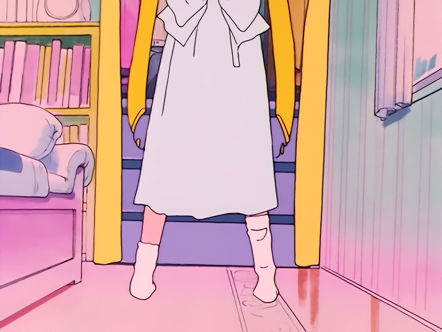 Sailor Moon Ep 17: Is Usagi a Model? The Focus of the Monster Camera @ 00:10:14