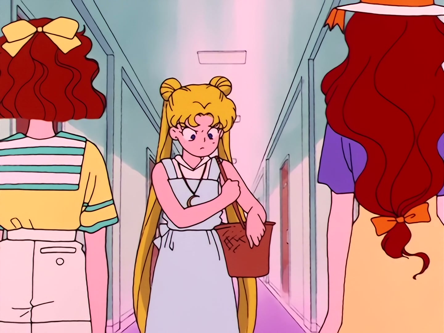 Sailor Moon Ep 17: Is Usagi a Model? The Focus of the Monster Camera @ 00:11:06