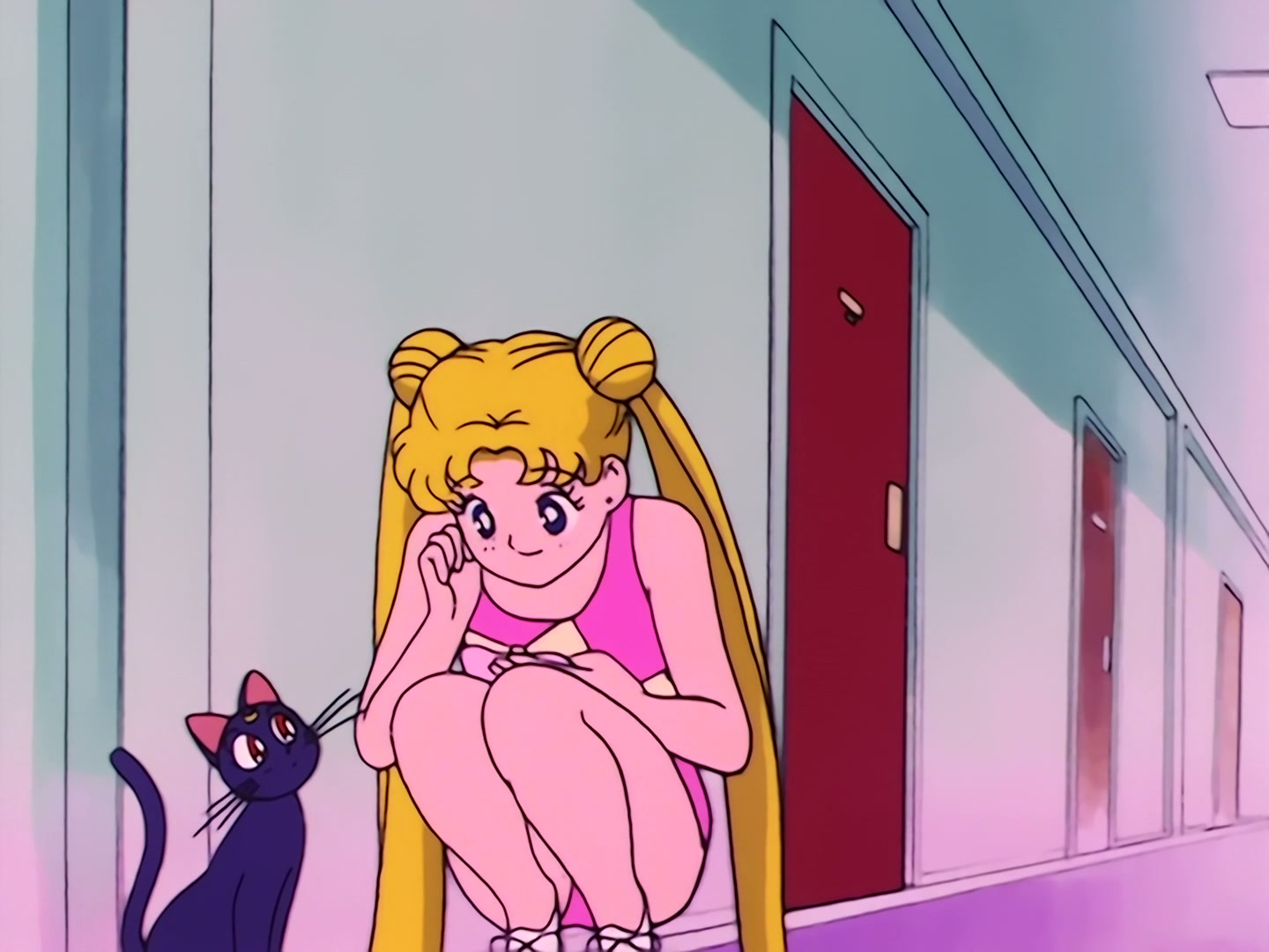 Sailor Moon Ep 17: Is Usagi a Model? The Focus of the Monster Camera @ 00:13:11
