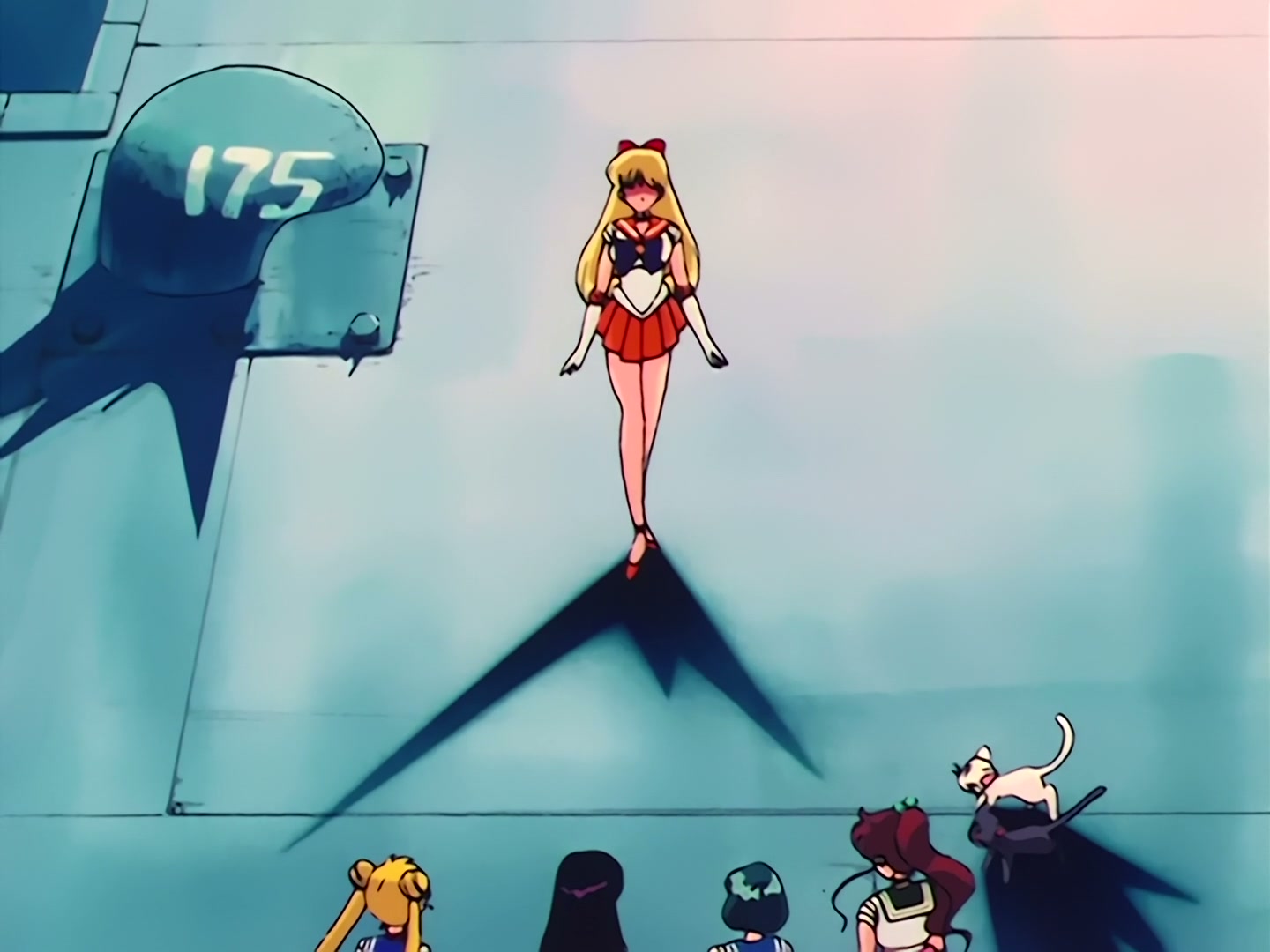 Sailor Moon Ep 34: The Sparkling Silver Crystal! The Moon Princess Appears @ 00:02:39