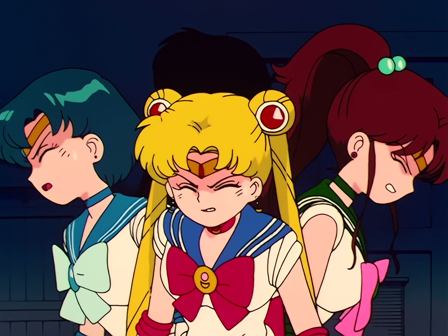 Sailor Moon Ep 34: The Sparkling Silver Crystal! The Moon Princess Appears @ 00:04:23