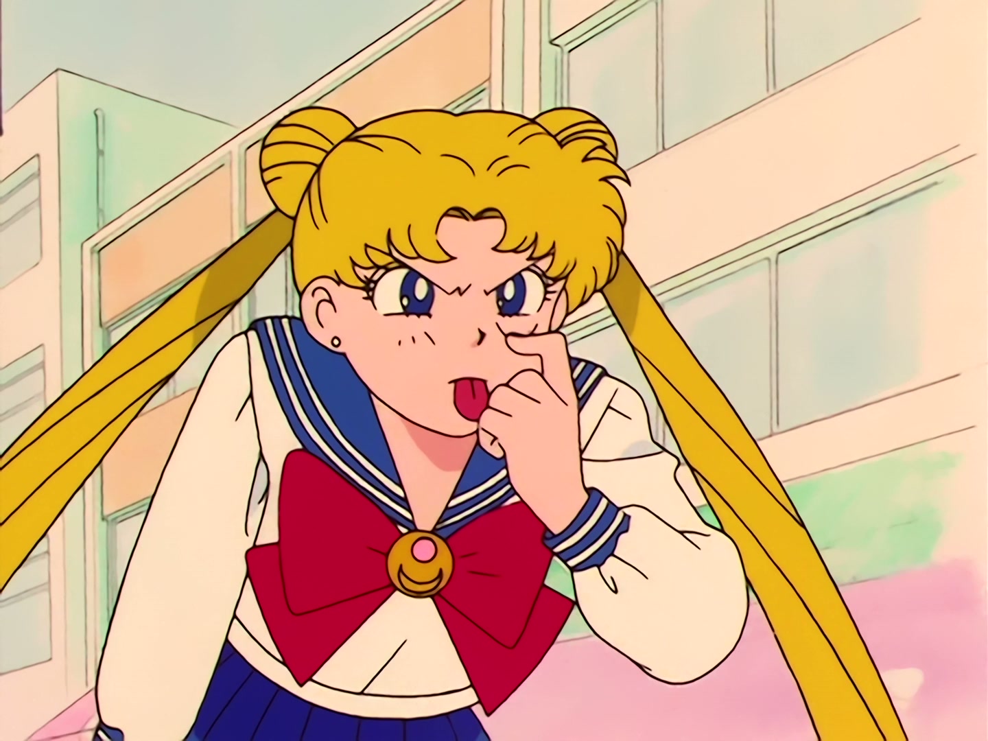 Sailor Moon Ep 34: The Sparkling Silver Crystal! The Moon Princess Appears @ 00:06:33