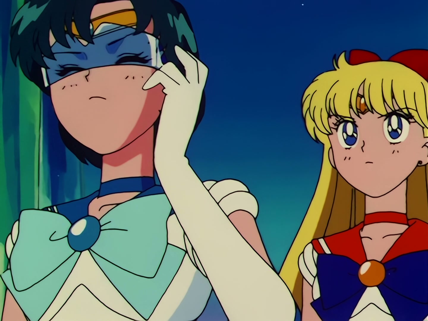 Sailor Moon Ep 34: The Sparkling Silver Crystal! The Moon Princess Appears @ 00:12:24