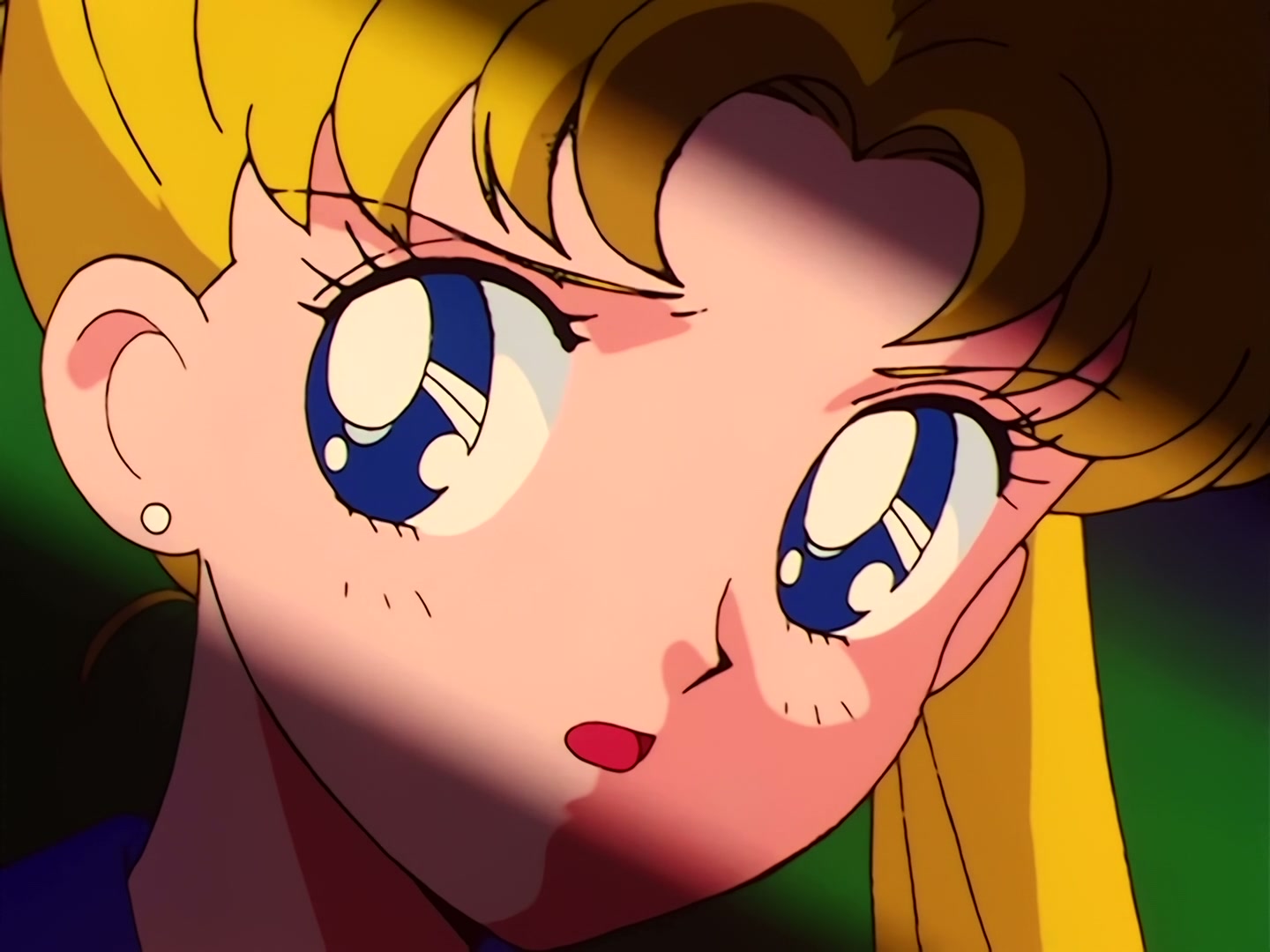 Sailor Moon Ep 34: The Sparkling Silver Crystal! The Moon Princess Appears @ 00:13:42