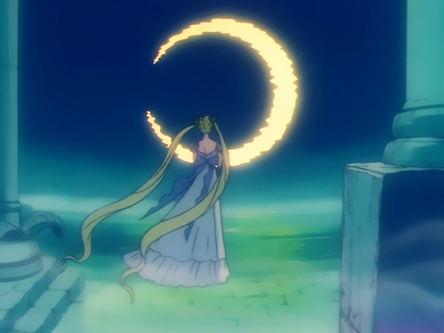 Sailor Moon Ep 34: The Sparkling Silver Crystal! The Moon Princess Appears @ 00:14:16