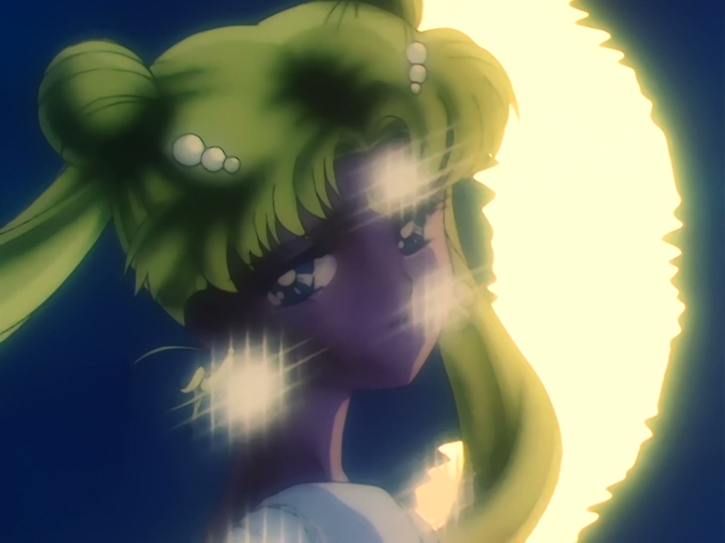 Sailor Moon Ep 34: The Sparkling Silver Crystal! The Moon Princess Appears @ 00:14:25
