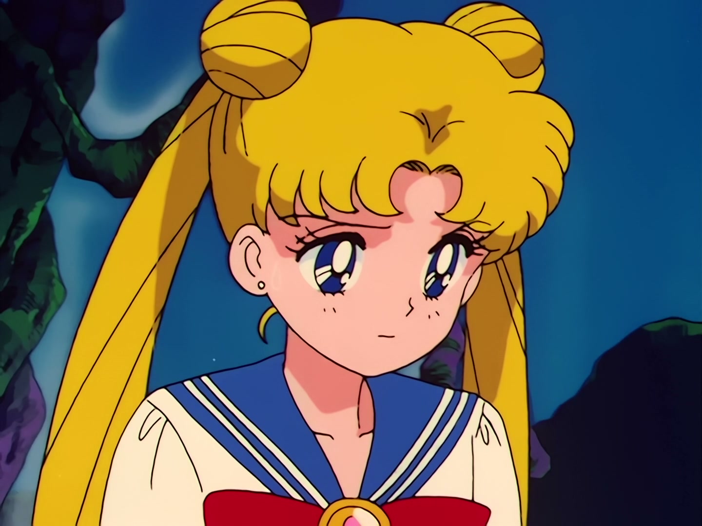 Sailor Moon Ep 34: The Sparkling Silver Crystal! The Moon Princess Appears @ 00:15:04