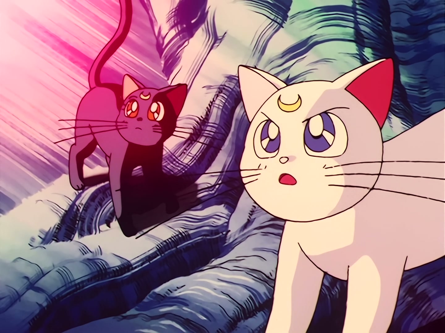 Sailor Moon Ep 34: The Sparkling Silver Crystal! The Moon Princess Appears @ 00:21:08