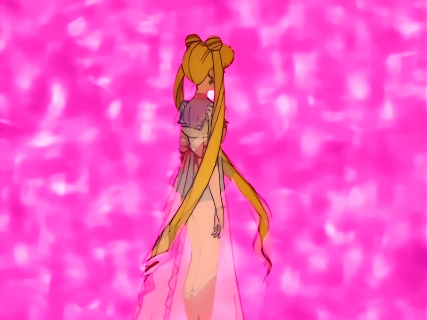 Sailor Moon Ep 34: The Sparkling Silver Crystal! The Moon Princess Appears @ 00:21:34