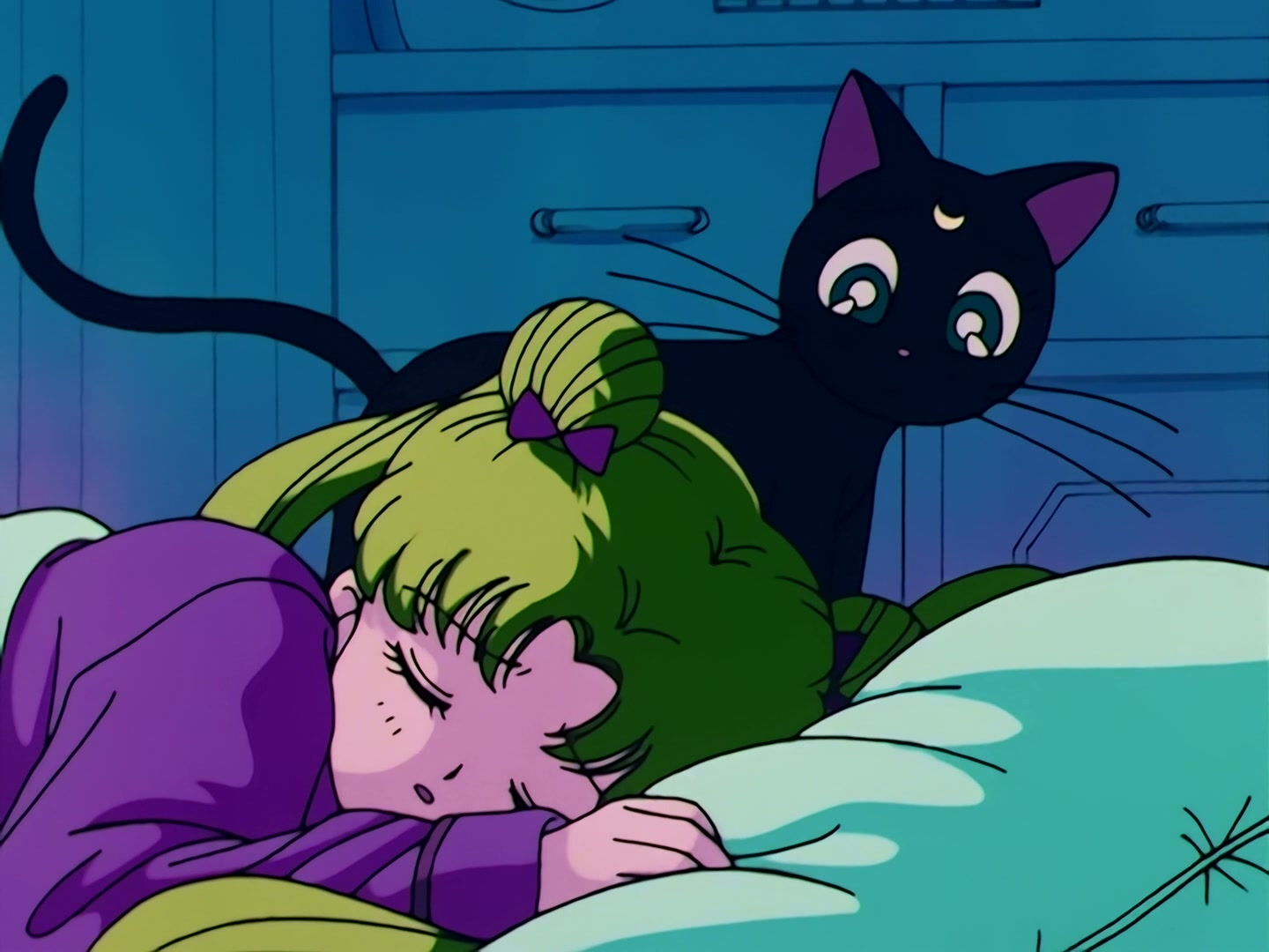 Sailor Moon Ep 36: Usagi is Confused! Is Tuxedo Mask Evil? @ 00:02:34