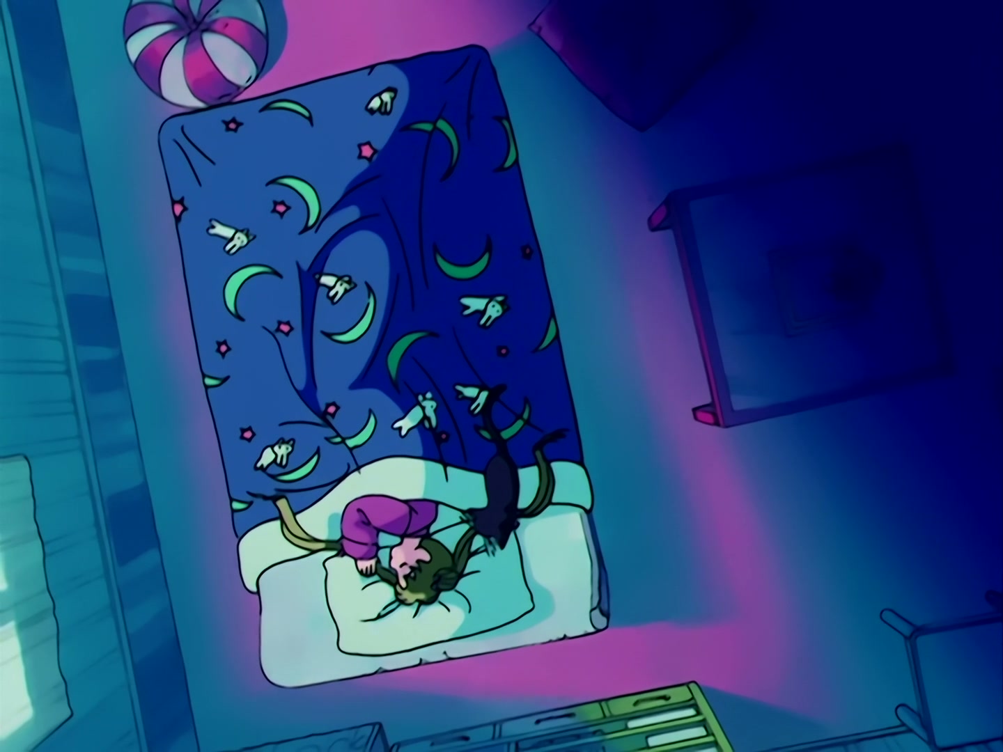 Sailor Moon Ep 36: Usagi is Confused! Is Tuxedo Mask Evil? @ 00:02:39