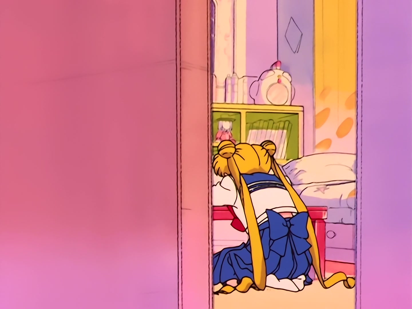 Sailor Moon Ep 36: Usagi is Confused! Is Tuxedo Mask Evil? @ 00:05:36