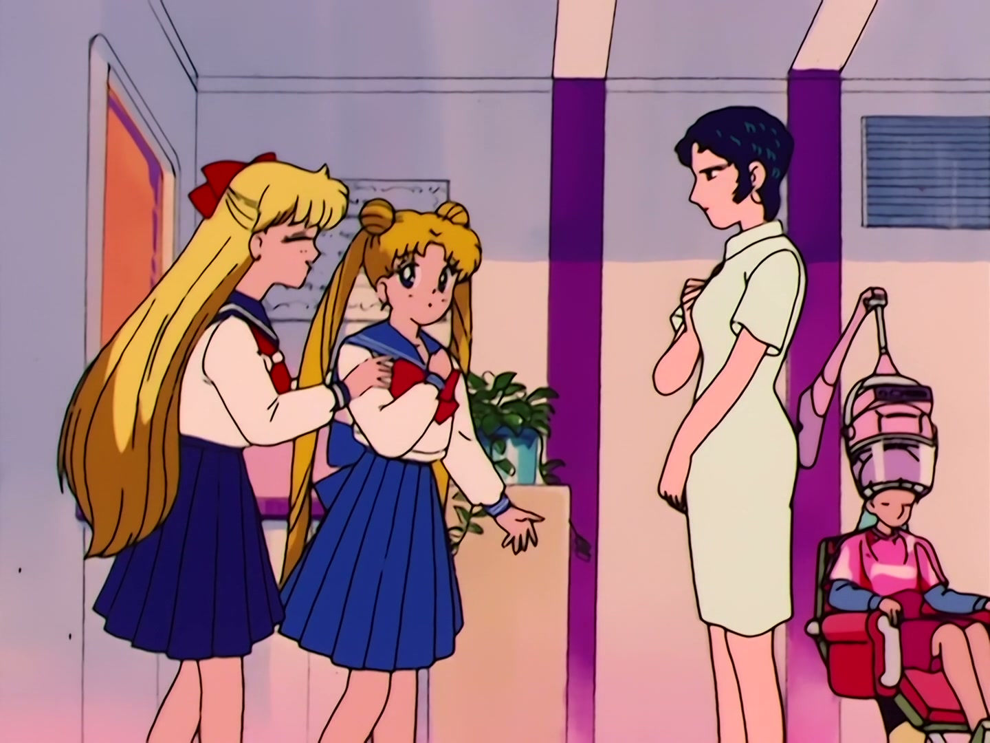 Sailor Moon Ep 36: Usagi is Confused! Is Tuxedo Mask Evil? @ 00:08:34