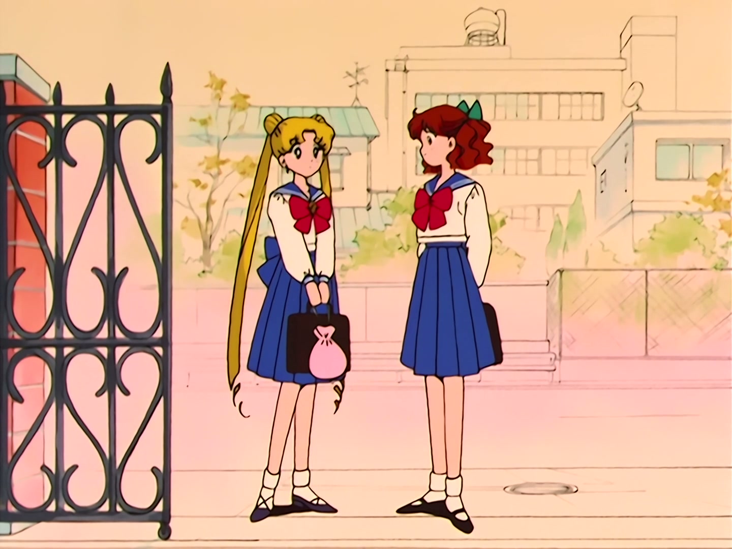 Sailor Moon Ep 37: Aim to be a Princess? Usagi's Weird Training @ 00:03:31