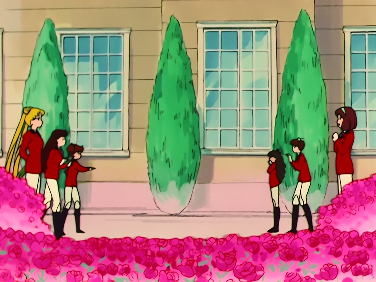 Sailor Moon Ep 37: Aim to be a Princess? Usagi's Weird Training @ 00:10:05