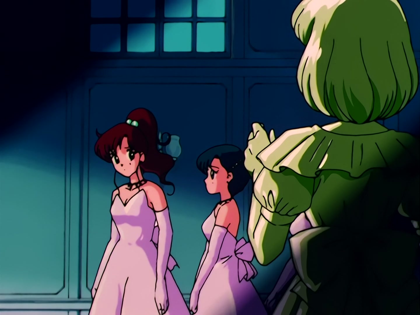Sailor Moon Ep 37: Aim to be a Princess? Usagi's Weird Training @ 00:14:47