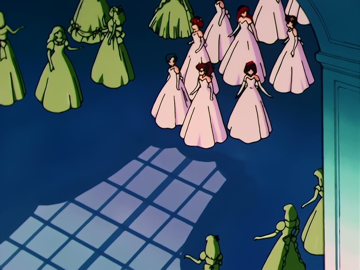 Sailor Moon Ep 37: Aim to be a Princess? Usagi's Weird Training @ 00:14:51
