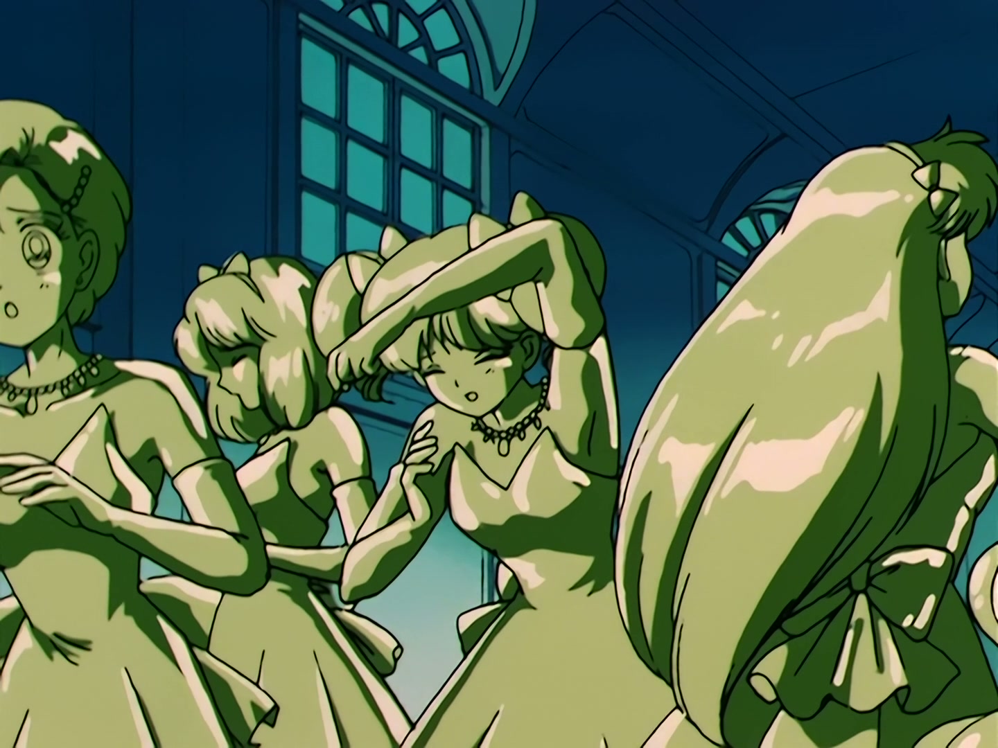 Sailor Moon Ep 37: Aim to be a Princess? Usagi's Weird Training @ 00:15:34