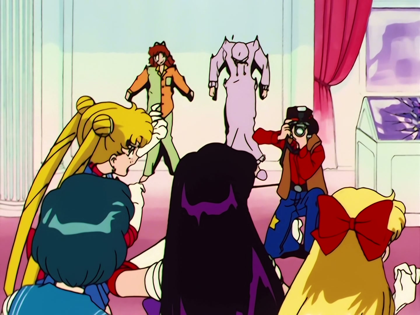 Sailor Moon Ep 43: Is Usagi Going It Alone? The Sailor Guardians Get into a Big Fight @ 00:05:58