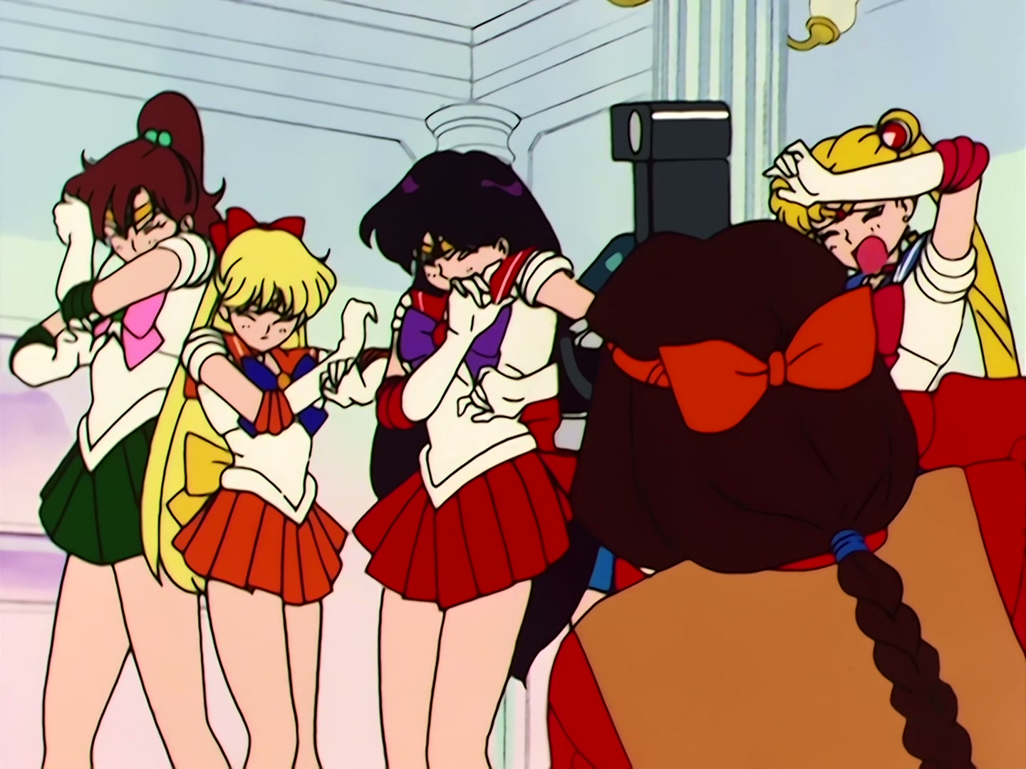 Sailor Moon Ep 43: Is Usagi Going It Alone? The Sailor Guardians Get into a Big Fight @ 00:06:02