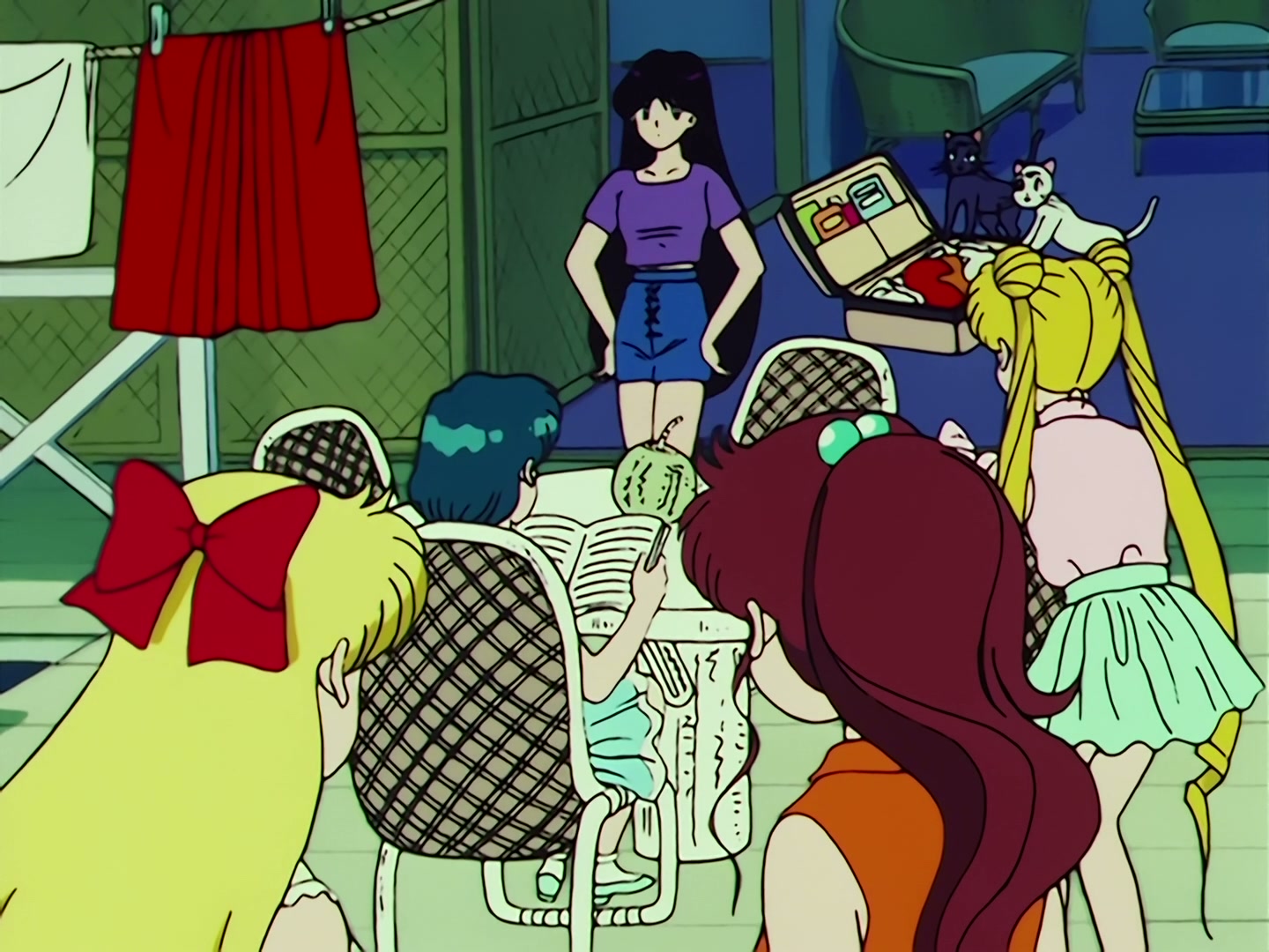 Sailor Moon Ep 67: The Ocean! The Island! A Vacation! A Break for the Guardians @ 00:04:57