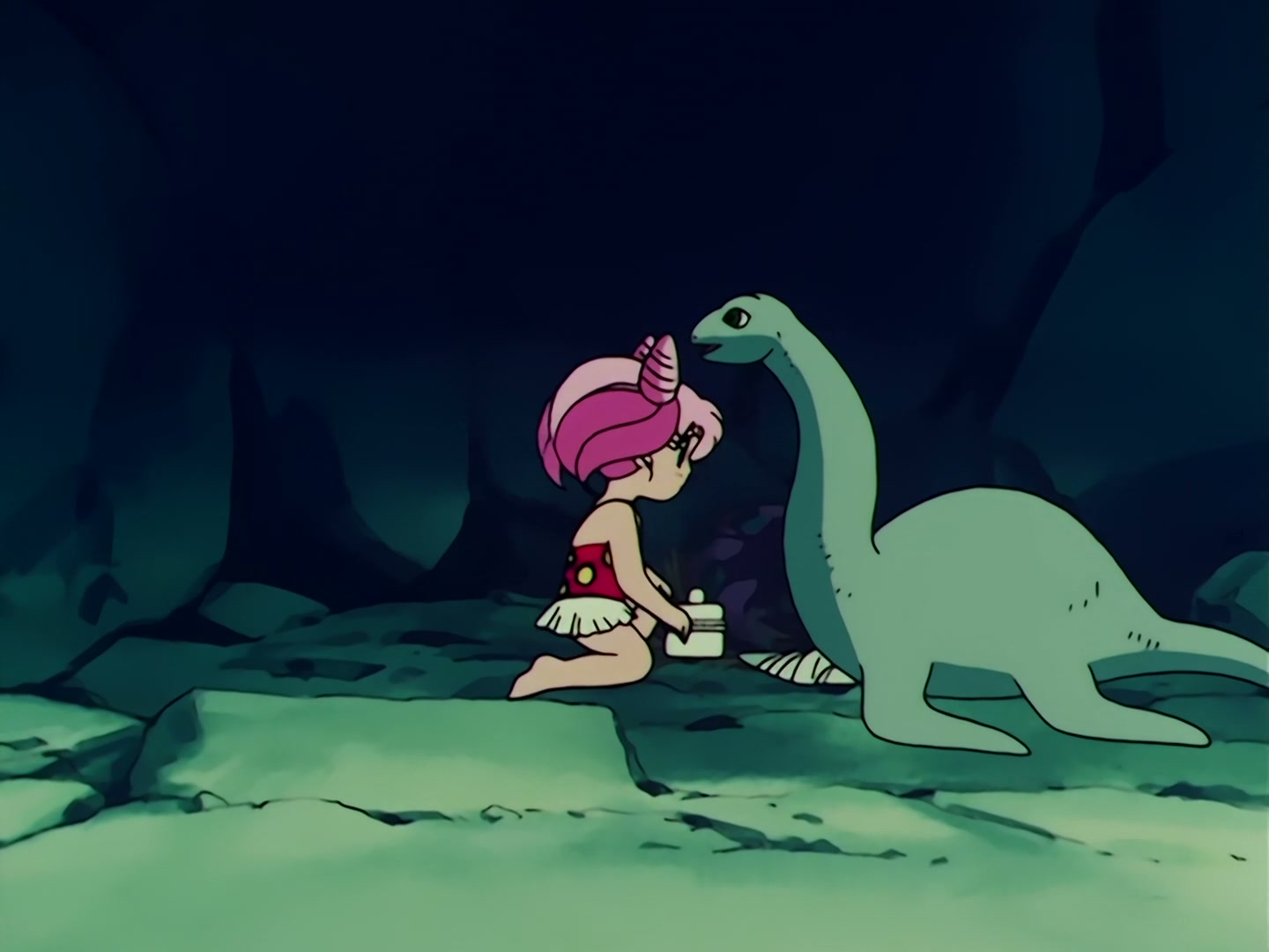 Sailor Moon Ep 67: The Ocean! The Island! A Vacation! A Break for the Guardians @ 00:10:44
