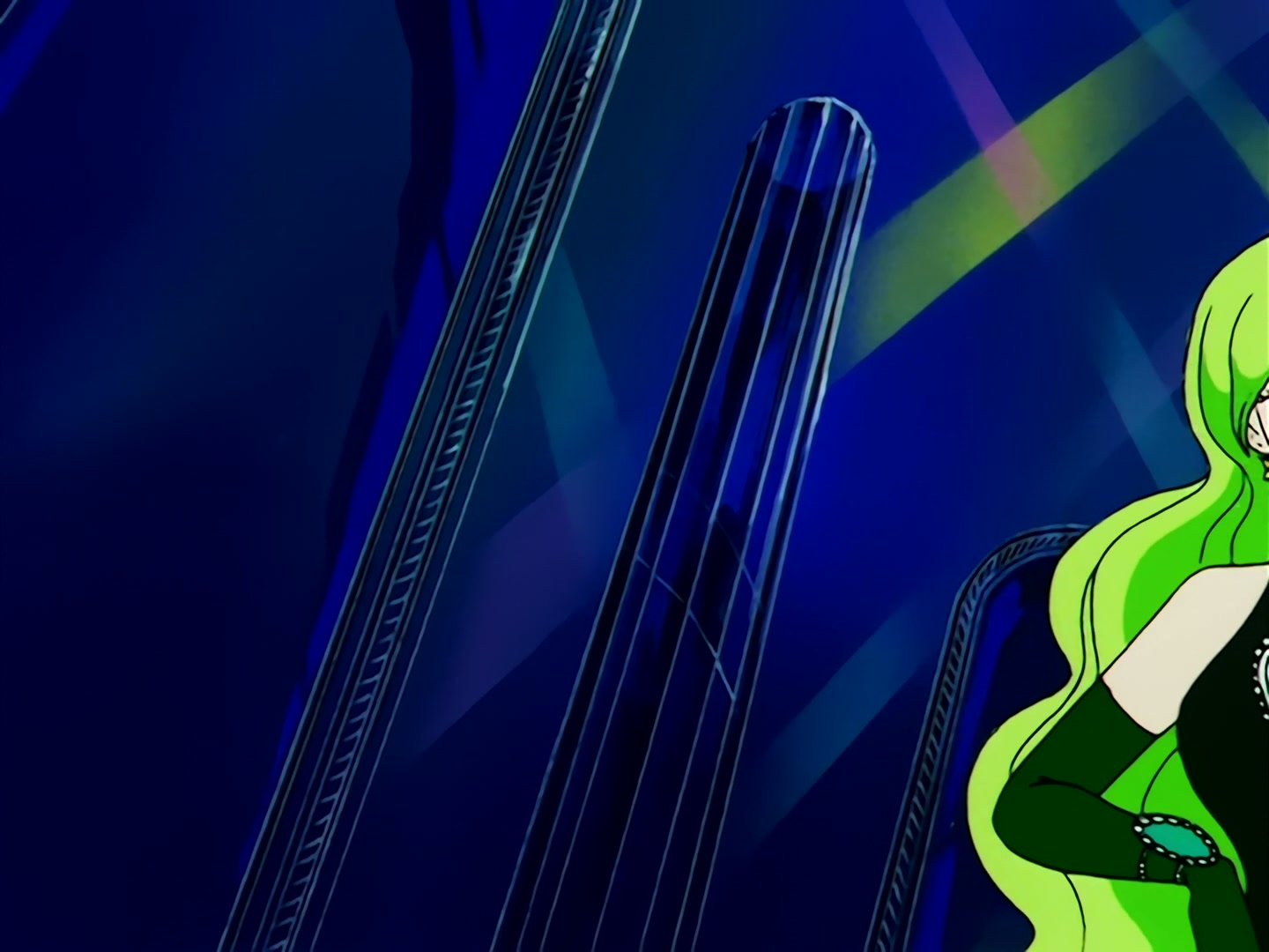 Sailor Moon Ep 73: A UFO Appears! The Sailor Guardians are Captured @ 00:05:23