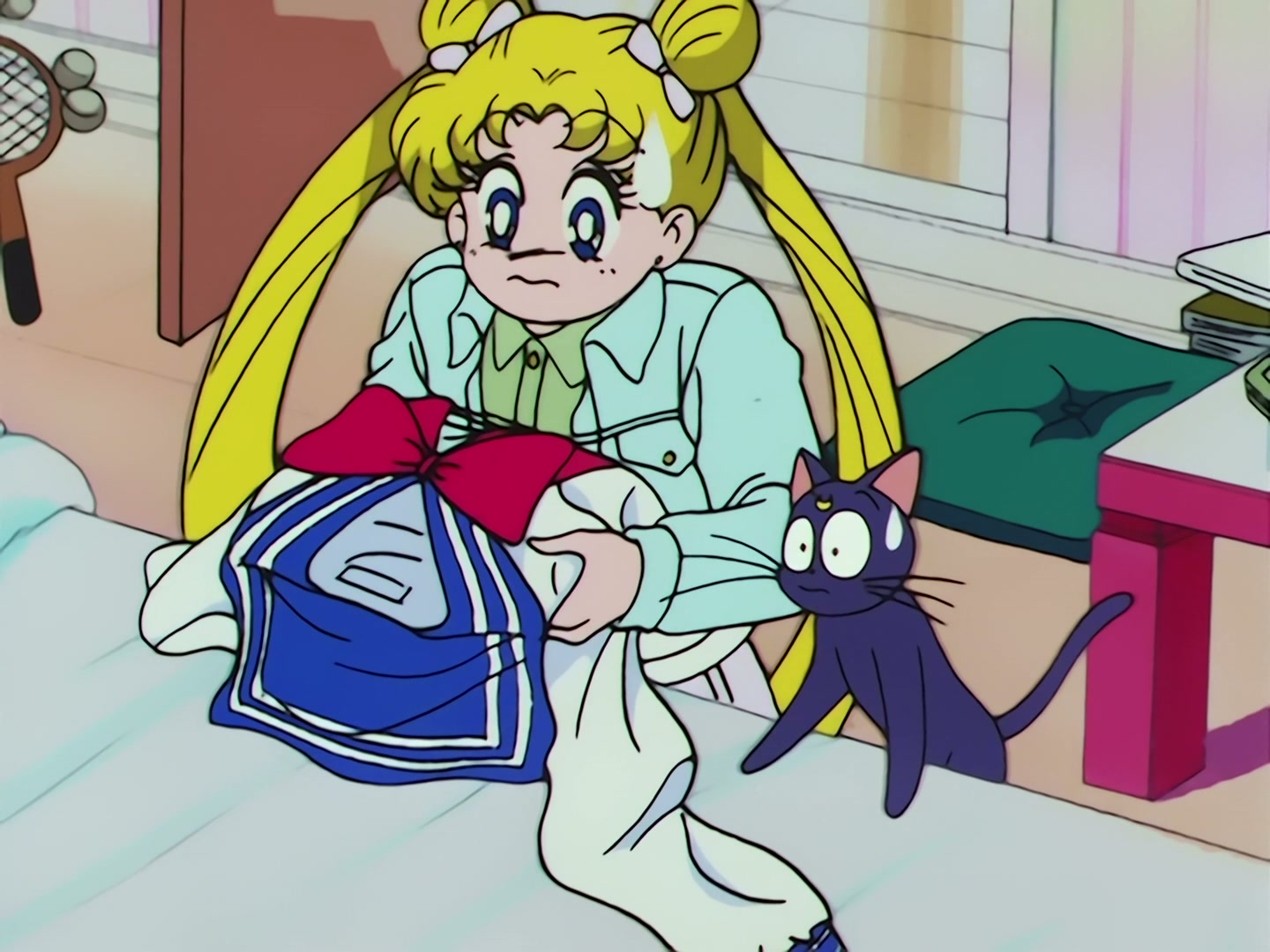 Sailor Moon Ep 73: A UFO Appears! The Sailor Guardians are Captured @ 00:09:56