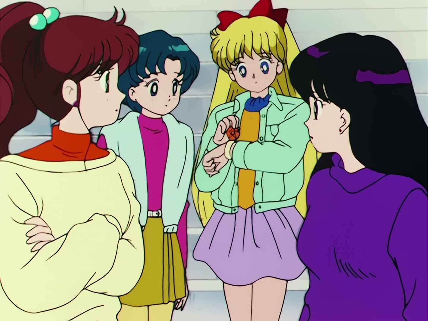 Sailor Moon Ep 73: A UFO Appears! The Sailor Guardians are Captured @ 00:10:44