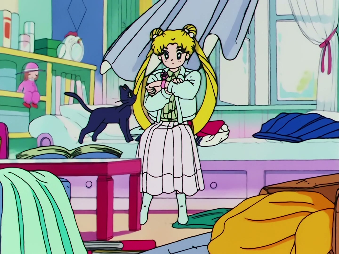 Sailor Moon Ep 73: A UFO Appears! The Sailor Guardians are Captured @ 00:10:48