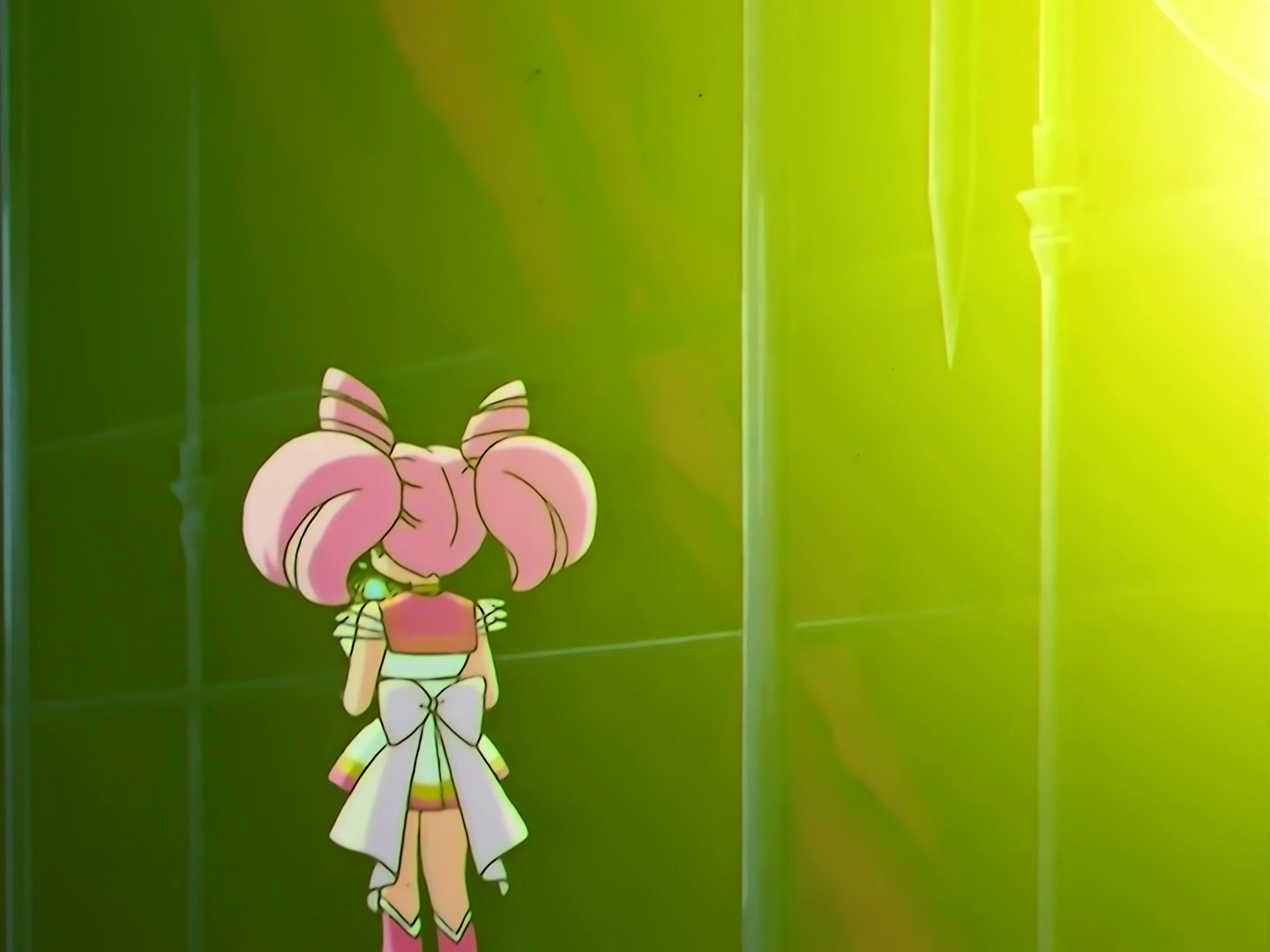 Sailor Moon Ep 163: Labyrinth of Mirrors: Chibi Moon Captured @ 00:03:42