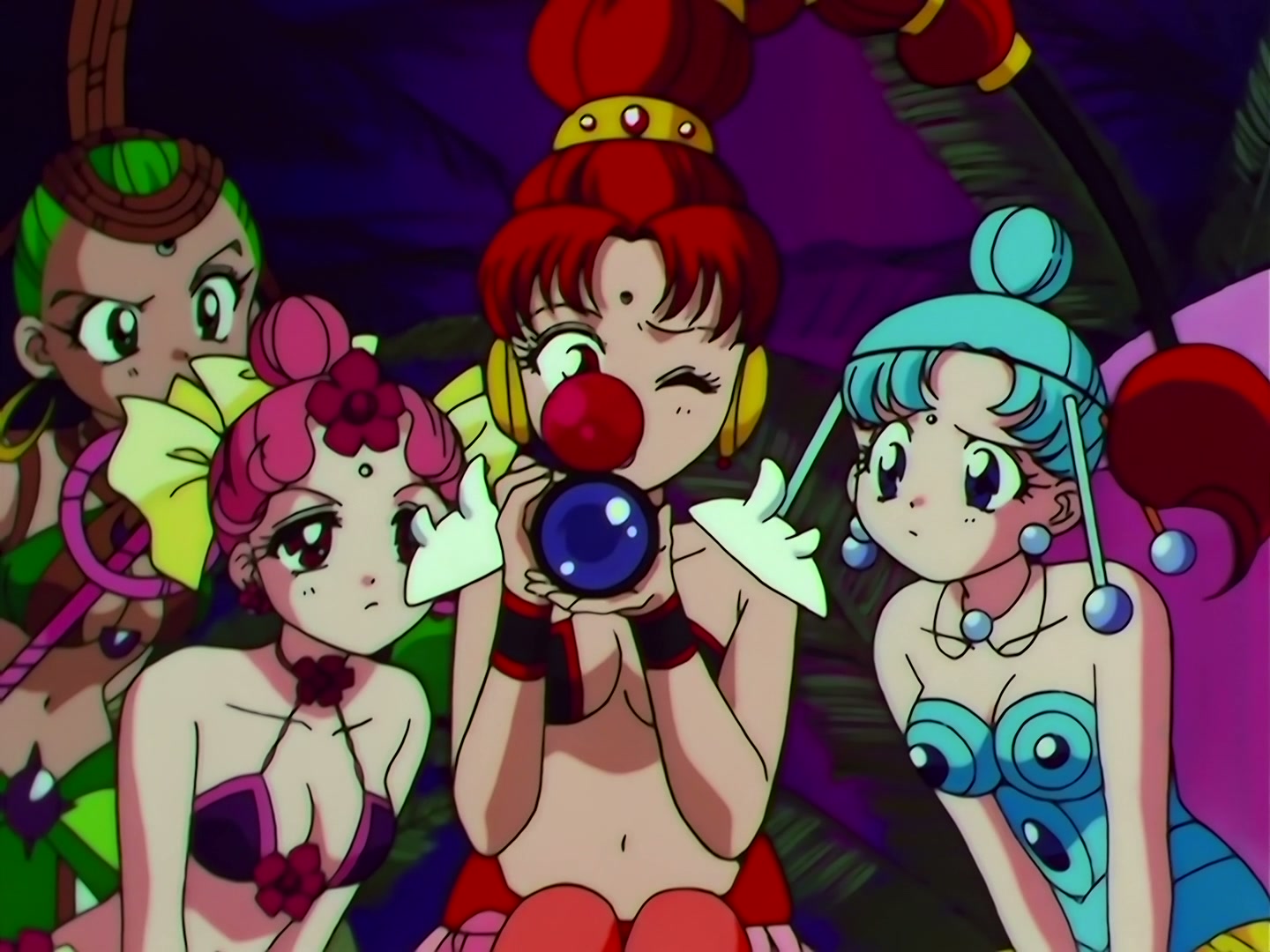 Sailor Moon Ep 163: Labyrinth of Mirrors: Chibi Moon Captured @ 00:09:55