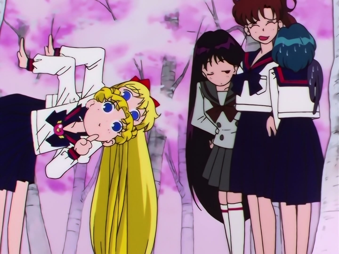 Sailor Moon Ep 167: The Flower of Nightmares Scatters! The Queen of Darkness Returns @ 00:04:38